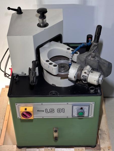 Lapping machine f. small parts